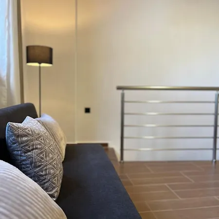 Del Vino * Mikros Prinos